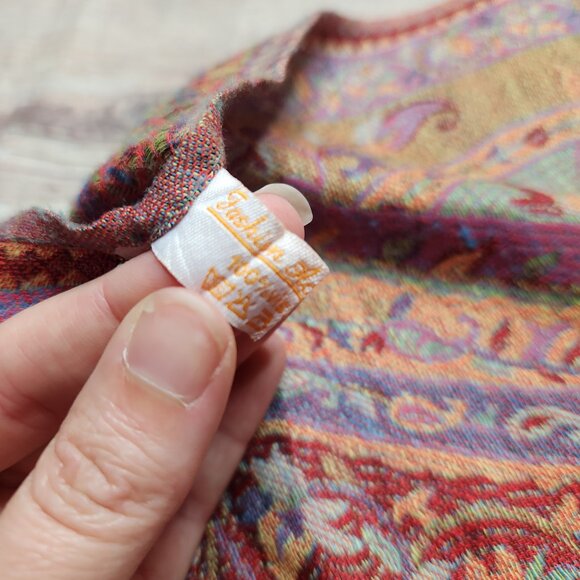 ⭐️ Red Paisly Boho Fringe Scarf - Picture 3 of 8